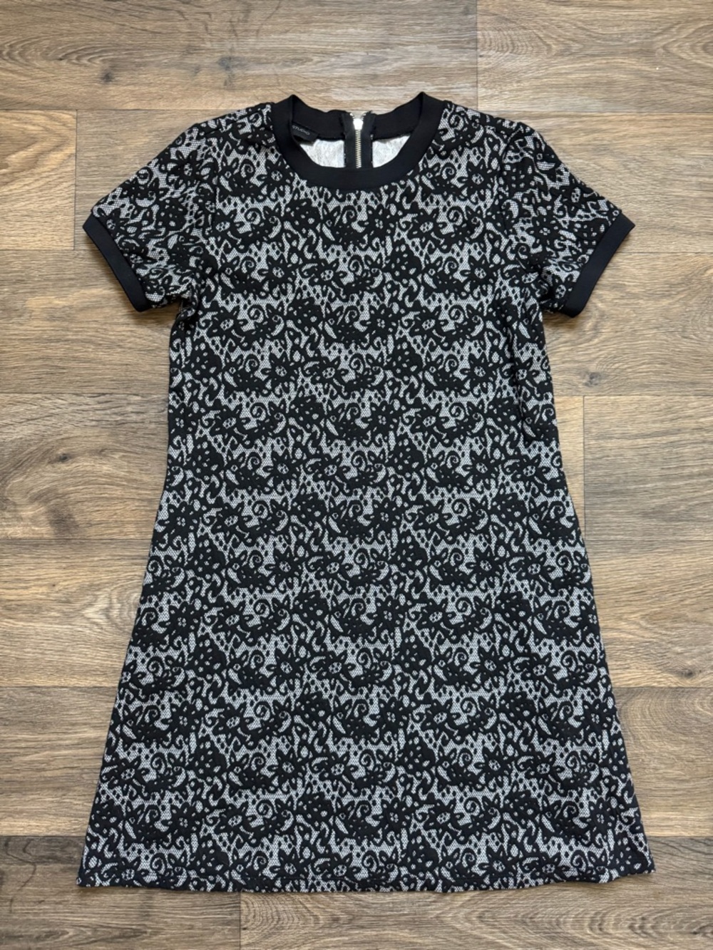 AB Studio Black White Floral Knit Shift Dress Crew Neck Short Sleeve Pockets M